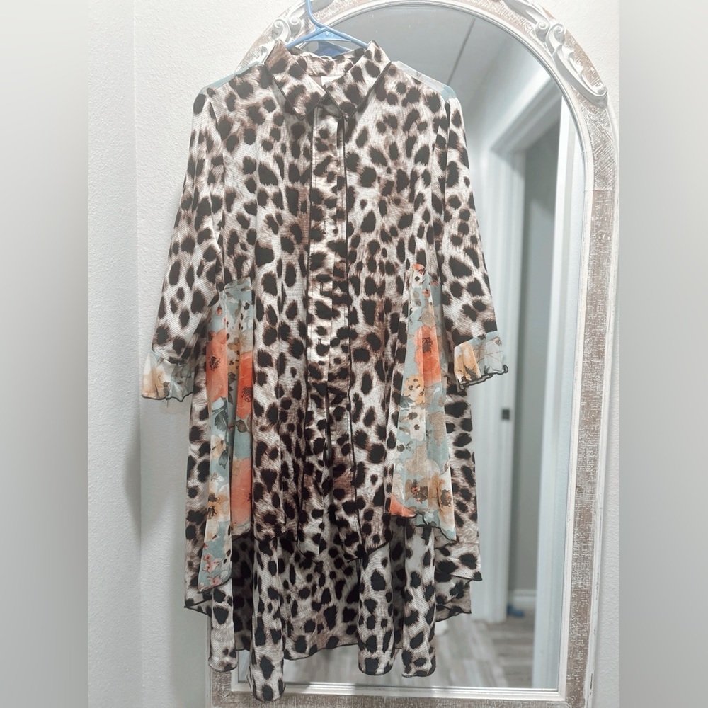 Leopard Print Button-Front Tunic With Floral Pane… - image 1